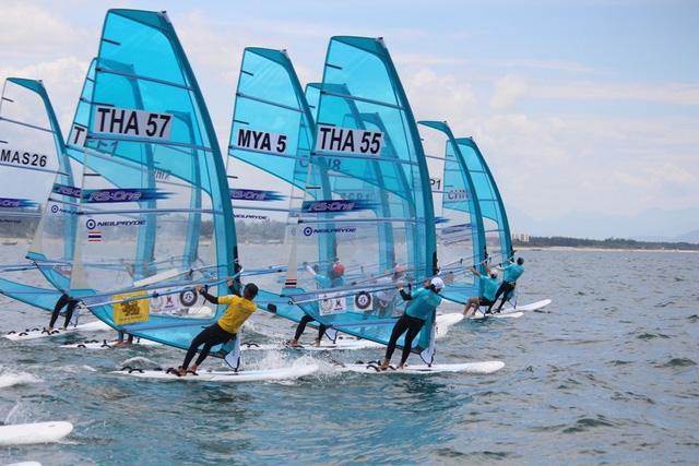 vantage participate in world windsurfing championship held in hoi an