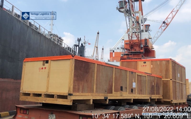 a shipment of oversized injection molding machine packages  breakbulk  for logisall goldline vina project